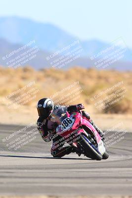 media/Jan-10-2025-CVMA Friday Practice (Fri) [[489e0da257]]/Group 4 and Trackday/Session 4 (Turn 16)/